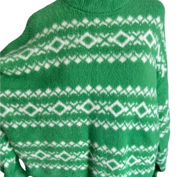 Aerie Flurry Oversized Crew Neck Green White Sweater Size SP - Picture 15 of 17